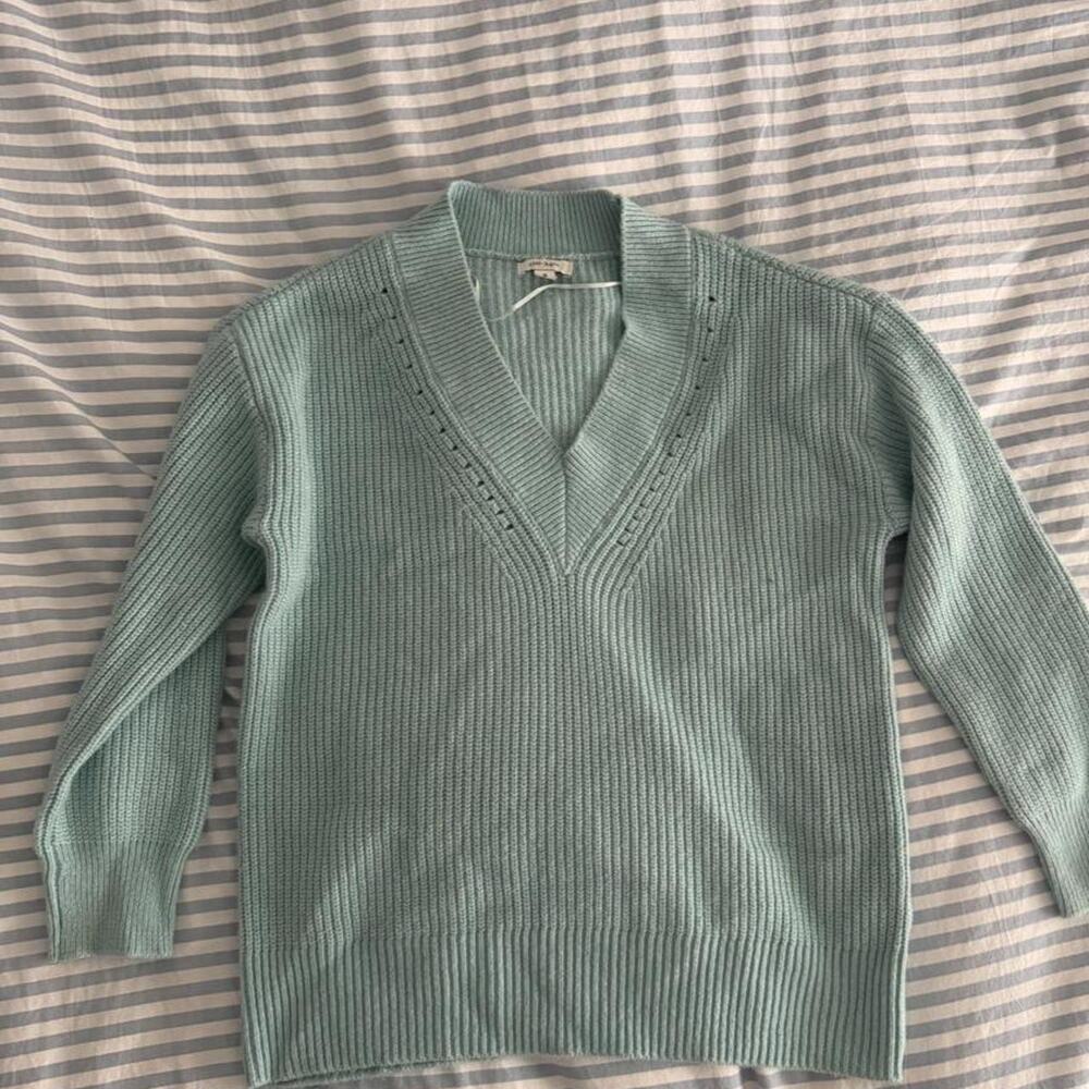 Baby blue ribbed v neck